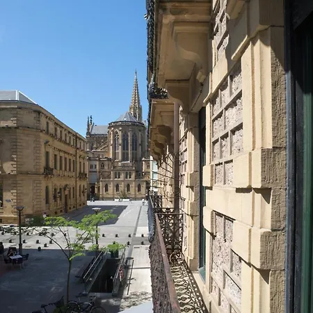 Chillida Larramendi - Iberorent アパート