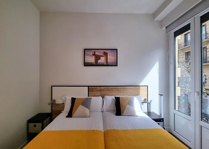 Chillida Larramendi - Iberorent * サン・セバスティアン